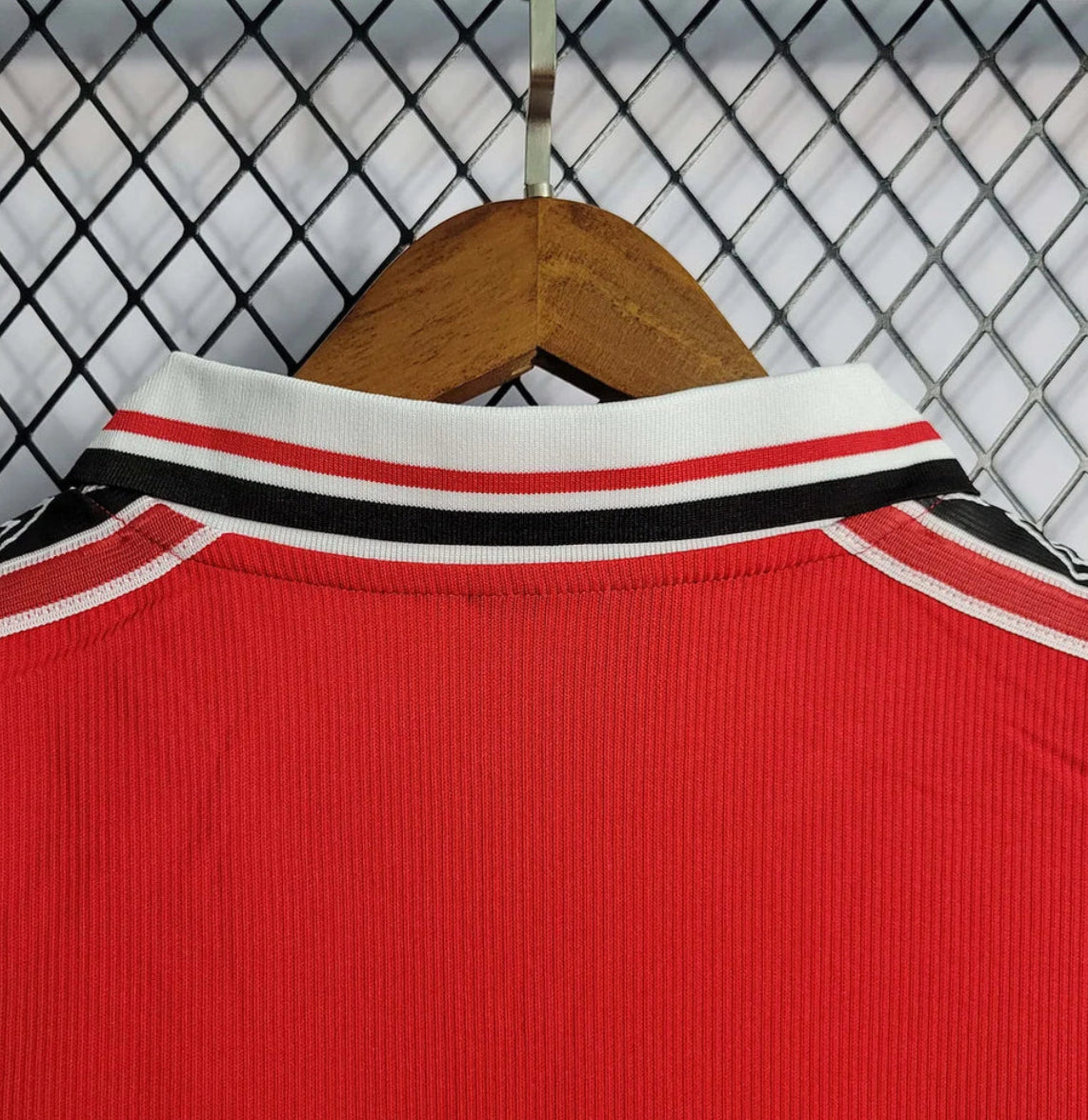 Manchester United 1998/2000 home jersey