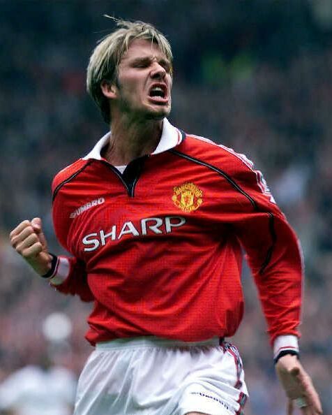 Manchester United 1998/2000 home jersey